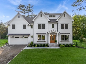 17 John St, Chatham, NJ 07928