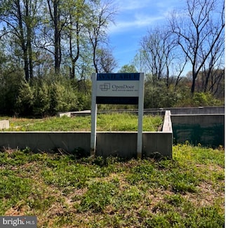 995 Desantis Dr, Coatesville, PA 19320