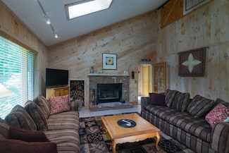 58 Colonial Ridge Rd, Dover, VT 05356