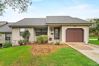 2302 Robin Ln, Elgin, IL 60123