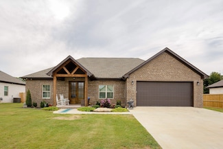 1214 Glendora Ave, Tuscumbia, AL 35674