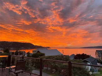 169 Skagit Ave, Camano Island, WA 98282