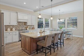 1031 El Cerro Dr, Hollister, CA 95023