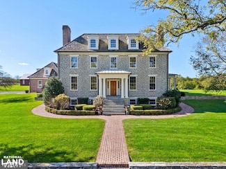 1077 Ginns Rd, Boyce, VA 22620