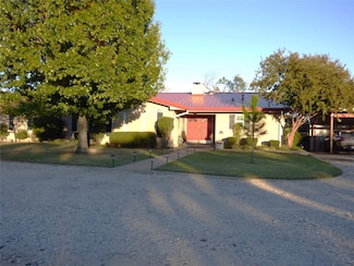 1010 W Moss St, Eastland, TX 76448