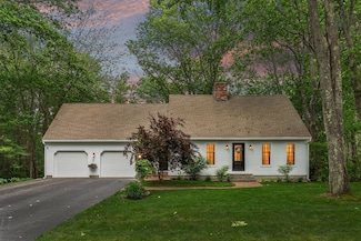 14 Pine Ledge Dr, Scarborough, ME 04074