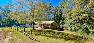 936 Ridge Rd, Quebeck, TN 38579