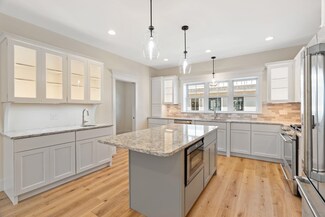 50 Cate St Unit 18, Portsmouth, NH 03801