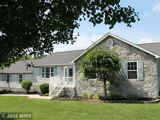 1647 Hidden Hollow Dr, Kearneysville, WV 25430