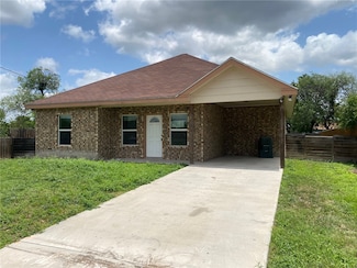 1622 S Reynolds St, Alice, TX 78332