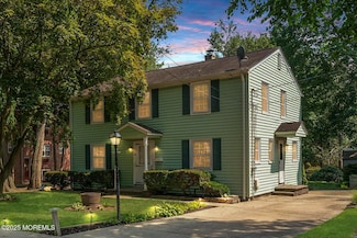 20 Vredenburgh Ave, Freehold, NJ 07728