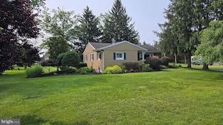 1030 Walt Rd, Pennsburg, PA 18073
