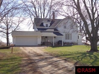 51350 246th St, Winthrop, MN 55396