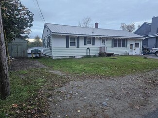 15 Middle St, Millinocket, ME 04462