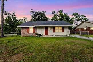 1121 E Julia St, Perry, FL 32347