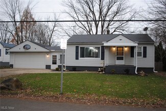 118 Sheriff St, Elyria, OH 44035