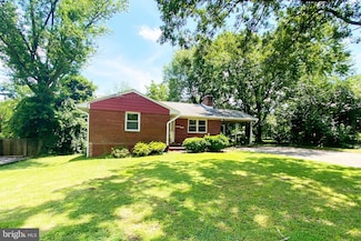 2703 Dawn Dr, Alexandria, VA 22306