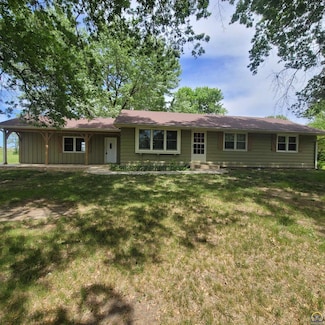 112 W 8th St, Hoyt, KS 66440