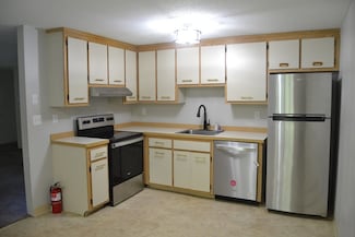 1820 Skyline Dr Unit 18, Lowell, MA 01854