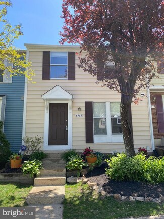 6585 Forest Dew Ct, Springfield, VA 22152