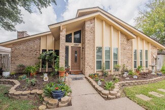 4957 Shadowbend Dr, Corpus Christi, TX 78413