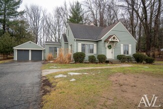 6548 Burton St SE, Grand Rapids, MI 49546