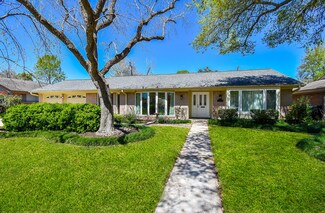 5450 Grape St, Houston, TX 77096