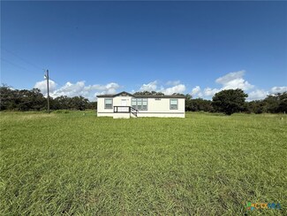 19656 U S 77, Yoakum, TX 77995