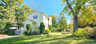 2820 Hickory Dr, McCullom Lake, IL 60050