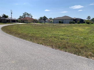 28 Tee View Rd, Rotonda West, FL 33947