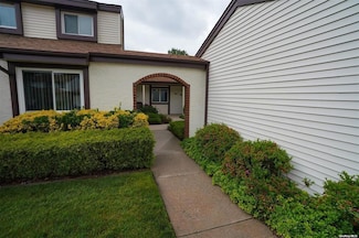 906 Gotham Ct S, Saint James, NY 11780