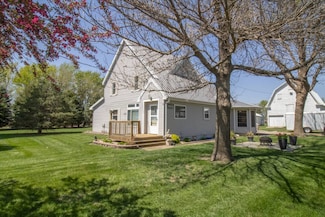 3056 318th St, Hull, IA 51239