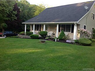 1981 Carl Cliff Dr, Burt, NY 14028