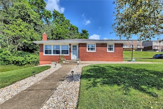 1215 Ellsworth Ave, Jeannette, PA 15644