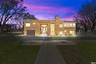 801 W Main St, Elmwood, IL 61529