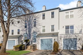 1 Willow Glen Cir Unit 132, Warwick, RI 02889