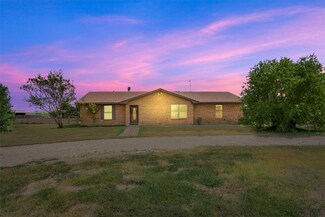 557 Quail Haven Rd, China Spring, TX 76633
