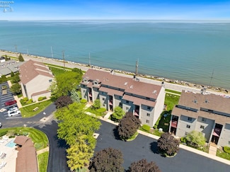 503 W Lakeshore Dr Unit C-5, Port Clinton, OH 43452