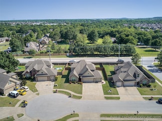 2416 W 110th St S, Jenks, OK 74037