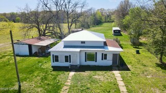 3432 State Line Rd, Martin, TN 38237