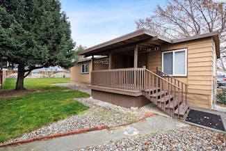 595 N 60th Ave, West Richland, WA 99353