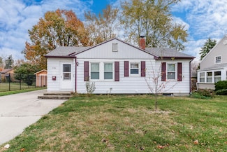 2106 E Oakland Ave, Bloomington, IL 61701