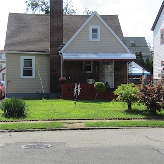 85-40 253rd St, Bellerose, NY 11426