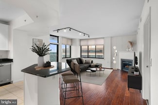 851 N Glebe Rd Unit 1011, Arlington, VA 22203