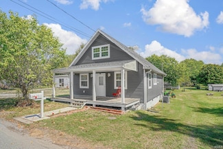 636 S 7th St, Mitchell, IN 47446