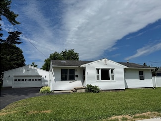 809 Kinne St, East Syracuse, NY 13057