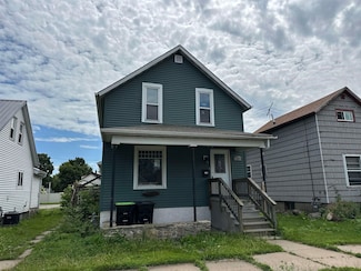 1109 17th Ave, Menominee, MI 49858