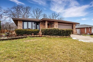 1416 Schramm Dr, Westmont, IL 60559