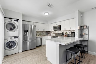 1596 Shaker Cir, Wellington, FL 33414