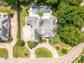 9039 Hollybrook Ln N, Germantown, TN 38138